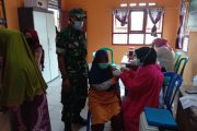 Suntik Vaksin Astrazaneca Untuk Lansia Di Desa Sugihwaras