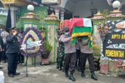 Kabag SDM Polres Tulungagung Pimpin Upacara Pemakaman Almarhum AIPTU Aries Widyayanto Bhabinkamtibmas Polsek Kalidawir