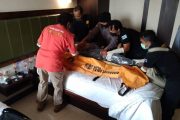 Polsek Tulungagung Kota Bersama Unit Inafis Olah TKP Warga Surabaya Meninggal Dunia di Kamar Hotel
