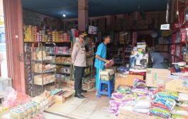 Kapolres Cek Ketersediaan Minyak Goreng di Pasar Patanak Pulang Pisau